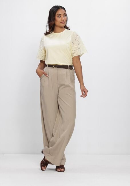 Gelbe Y.A.S. T-shirt YASLEX SS TOP W. EMB SLEEVES S. - large