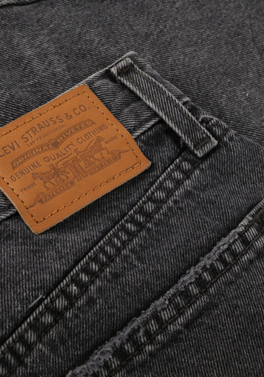 Dunkelgrau LEVI'S Kurze Hosen HIGH BAGGY SHORT SHORT - large
