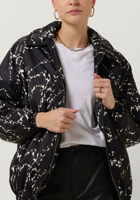 Schwarze ALIX THE LABEL Jack LADIES WOVEN OVERSIZED ANIMAL PADDED BOMBER - large