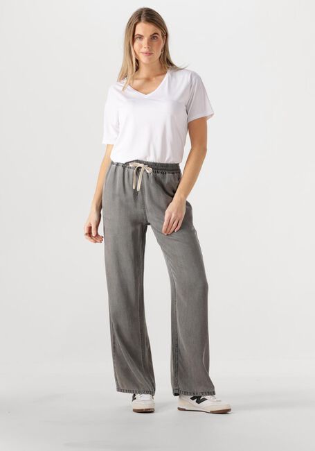 Weiße OBJECT T-shirt OBJANNIE RE S/S V-NECK TOP - large