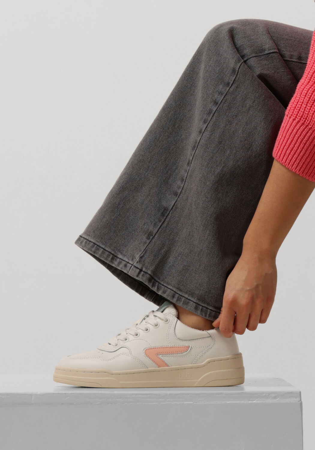 Wei&szlig;e HUB Sneaker Low COURT-Z - large