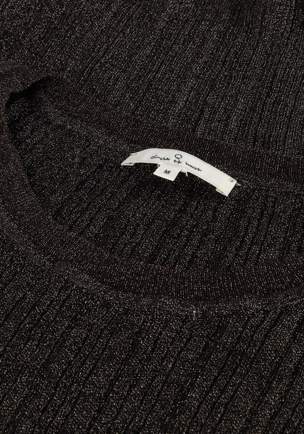 Schwarze CIRCLE OF TRUST T-shirt FREYA TOP - large