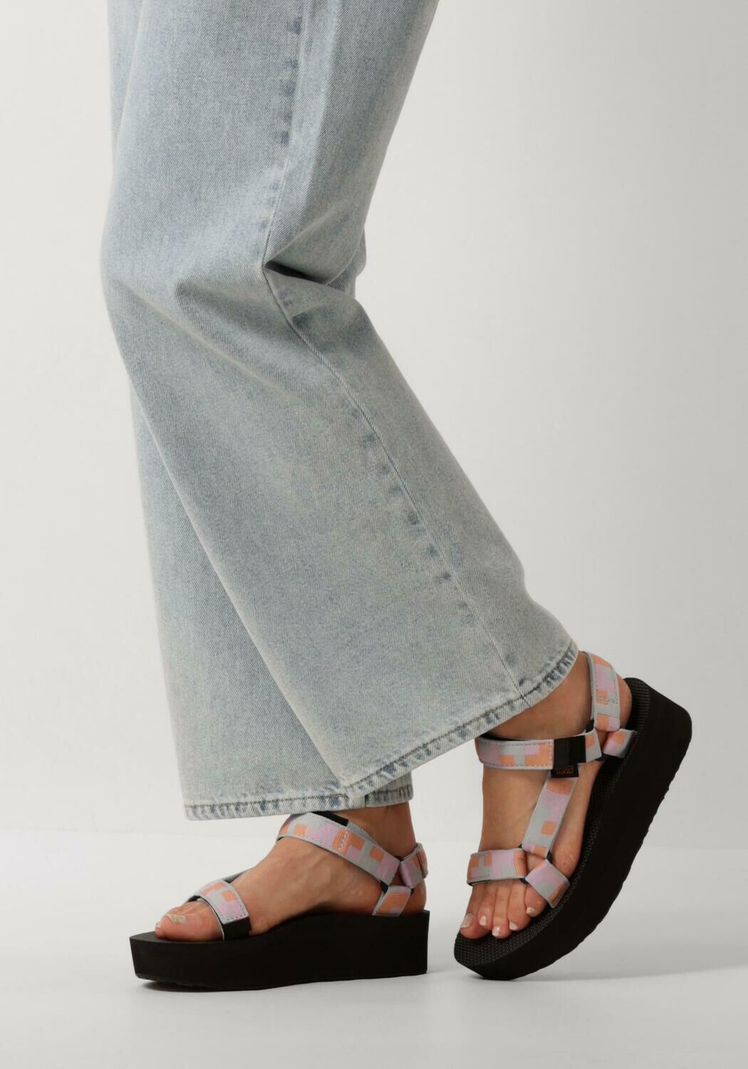 Mehrfarbige/Bunte TEVA Flache Sandalen W FLATFORM UNIVERSAL - large