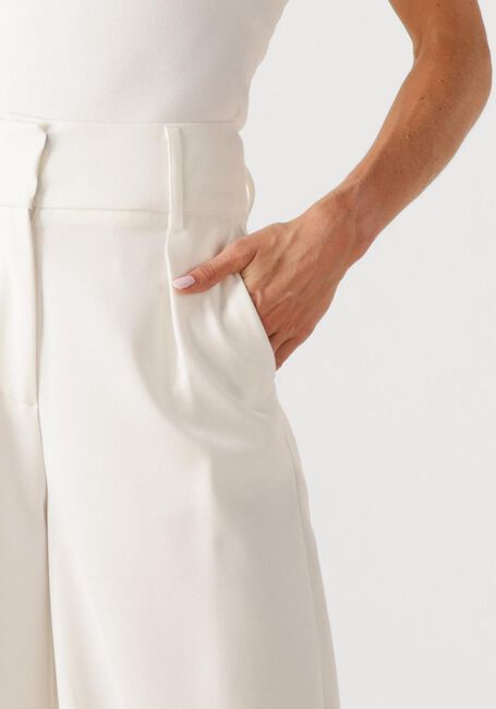 Weiße OMODA ATELIER Jogginghose X IRIS - IVY - large