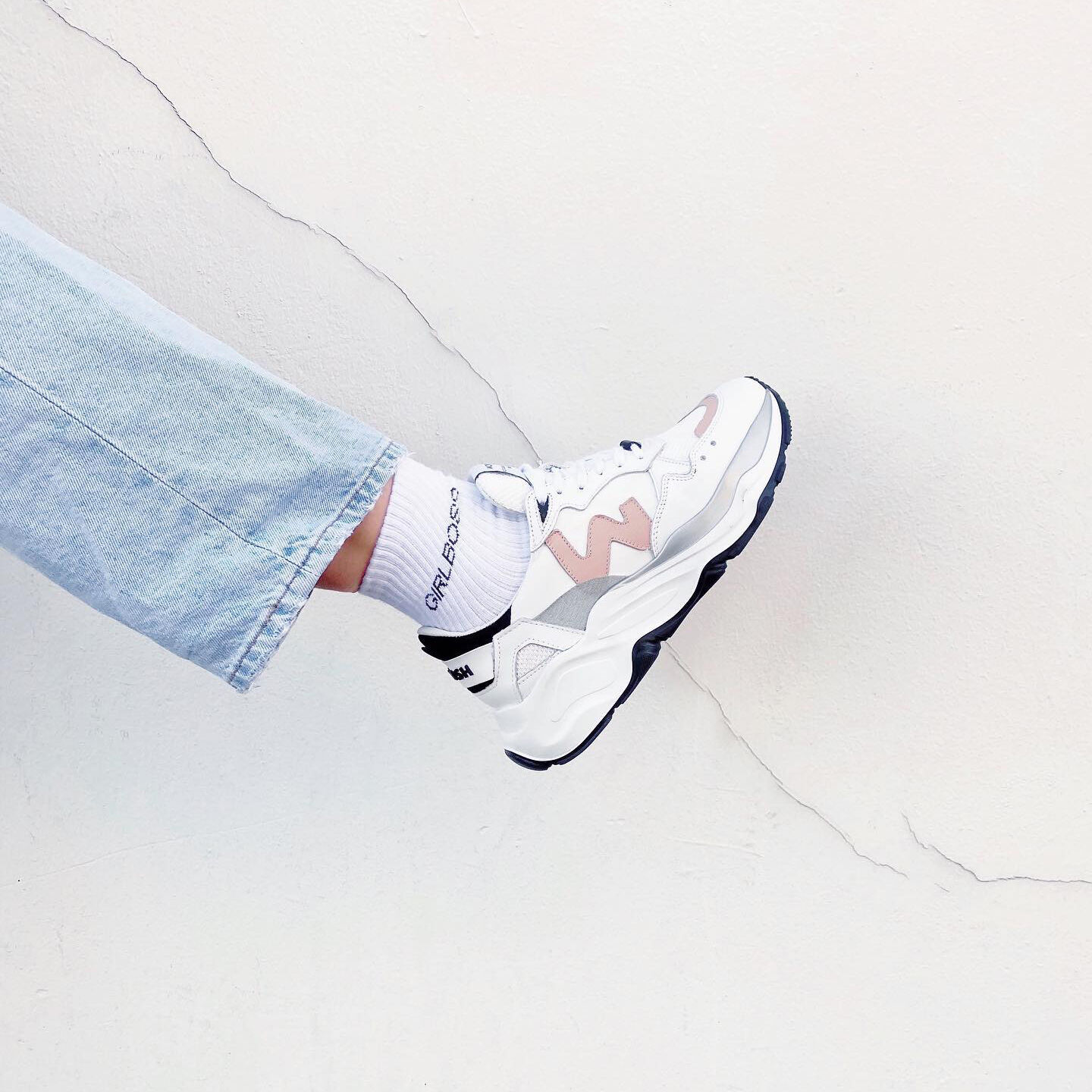 Wei&szlig;e WOMSH Sneaker Low FUTURA DAMES - large