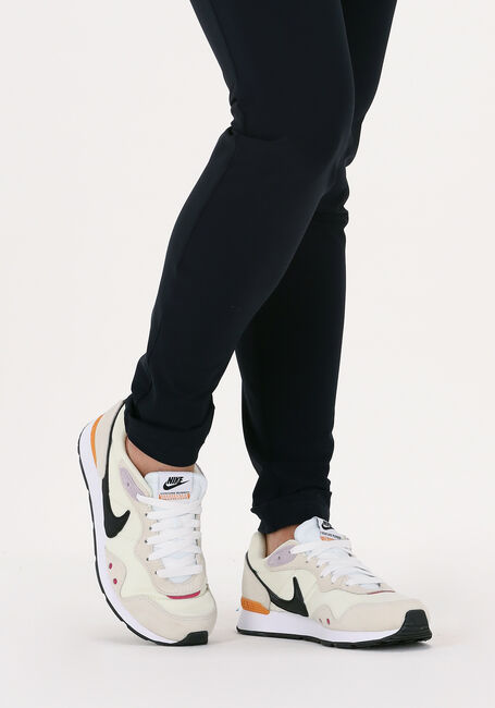 Schwarze NIKE Sneaker low VENTURA RUNNER WMNS - large