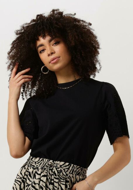 Schwarze Y.A.S. T-shirt YASLEX SS TOP W. EMB SLEEVES S. - large