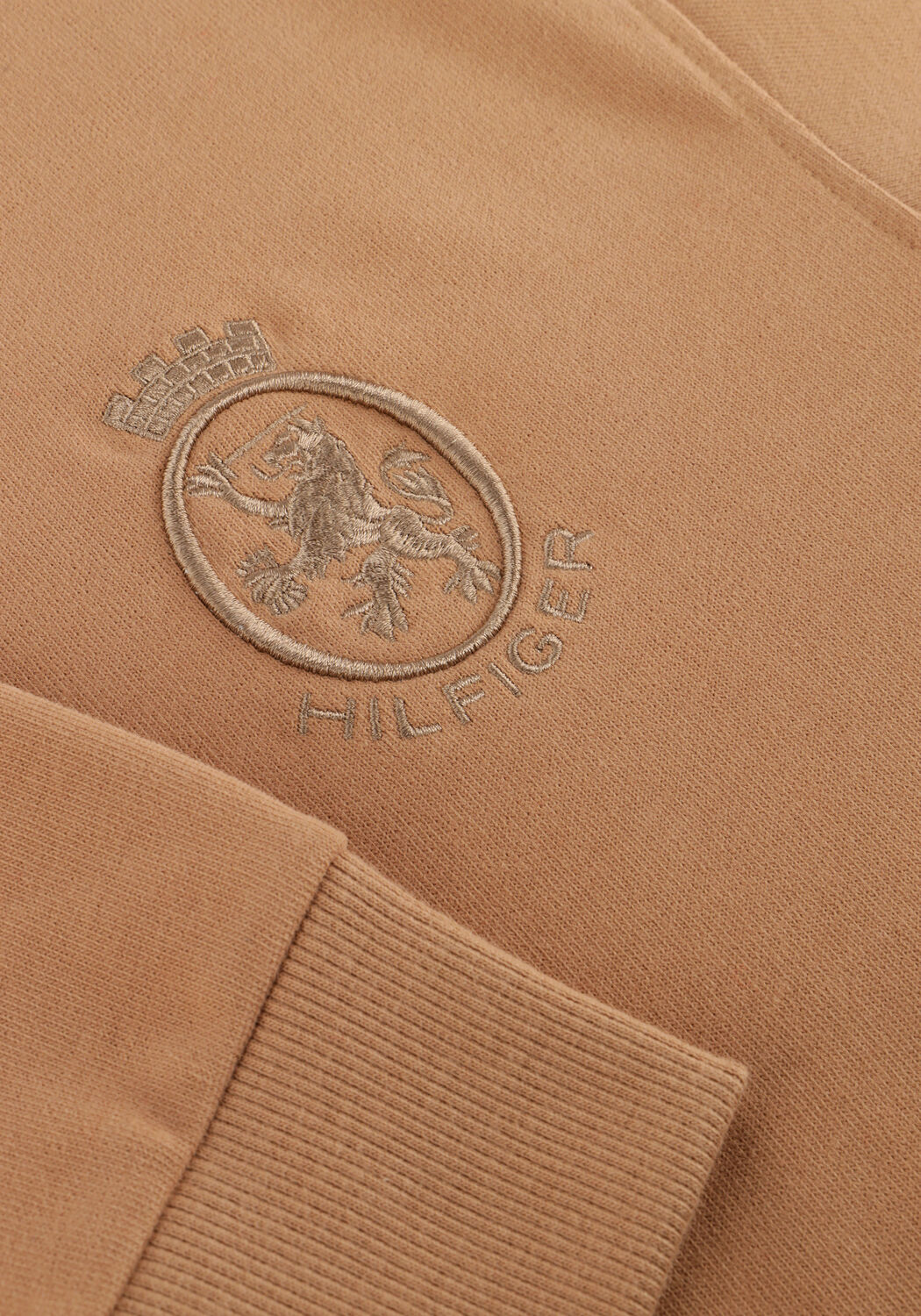 Camelfarbene TOMMY HILFIGER Polo-Shirt PEACHED CREST SOLID RUGBY - large