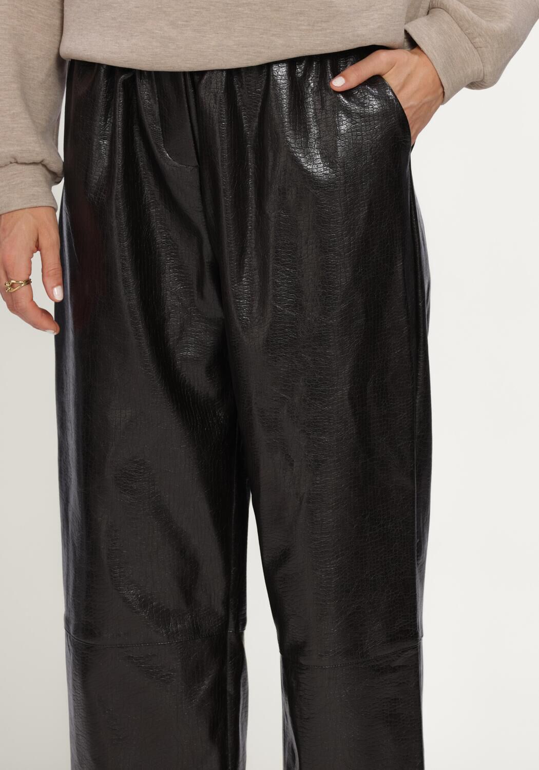Schwarze CIRCLE OF TRUST Weite Hose SOLEN PANTS - large