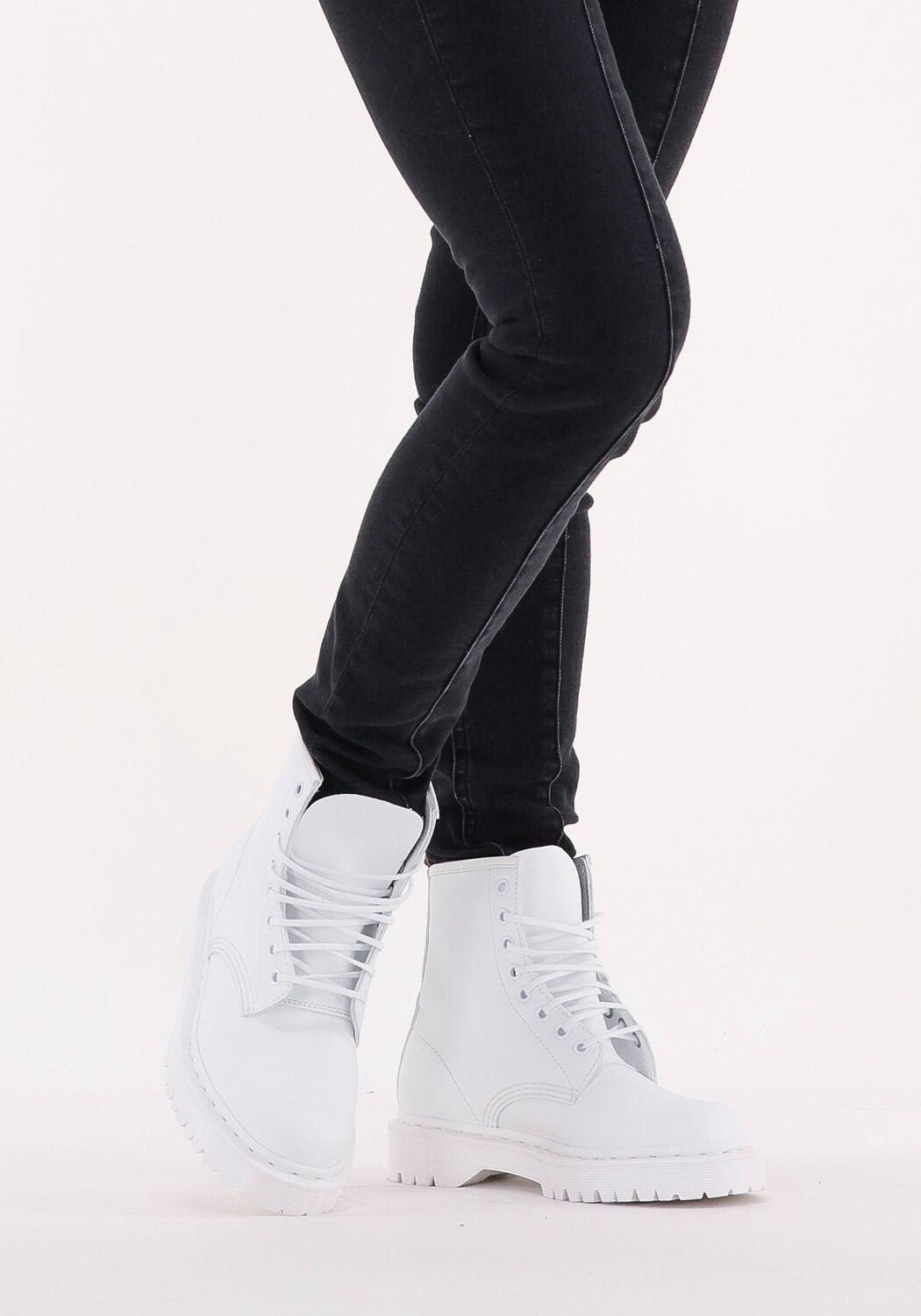 Wei&szlig;e DR MARTENS Schn&uuml;rboots VEGAN 1460 BEX MONO - large