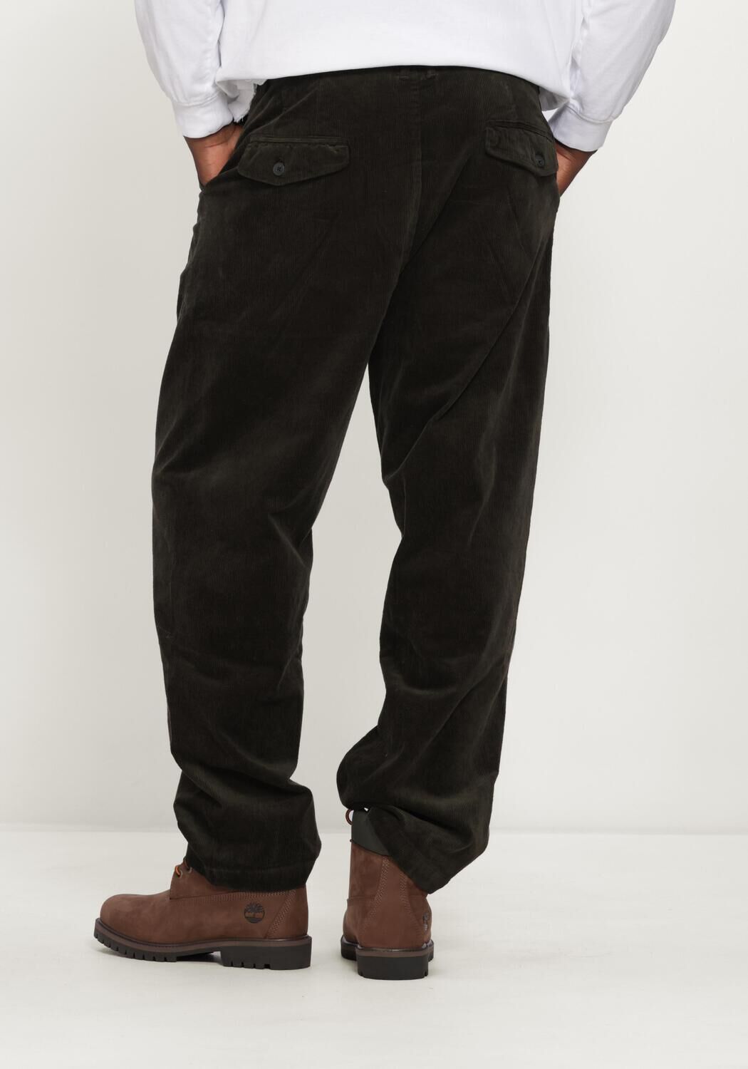 Dunkelgr&uuml;n ANERKJENDT Weite Hose AKJACOB CORD PANT - large