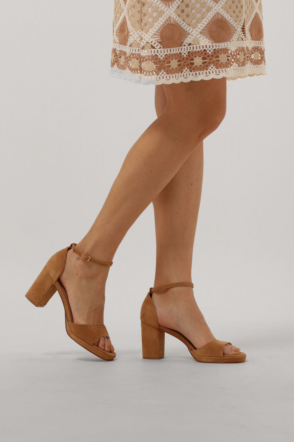 Camelfarbene OMODA Sandalen ISLA 01 - large