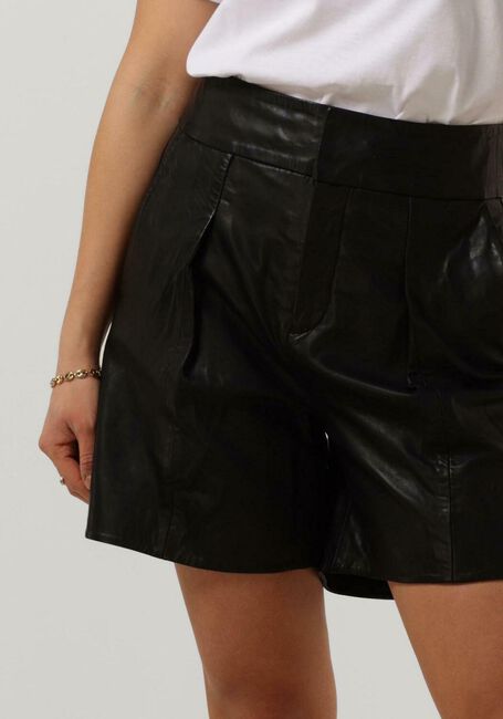 Schwarze MY ESSENTIAL WARDROBE Hosen 12 THE LEATHER SHORTS - large
