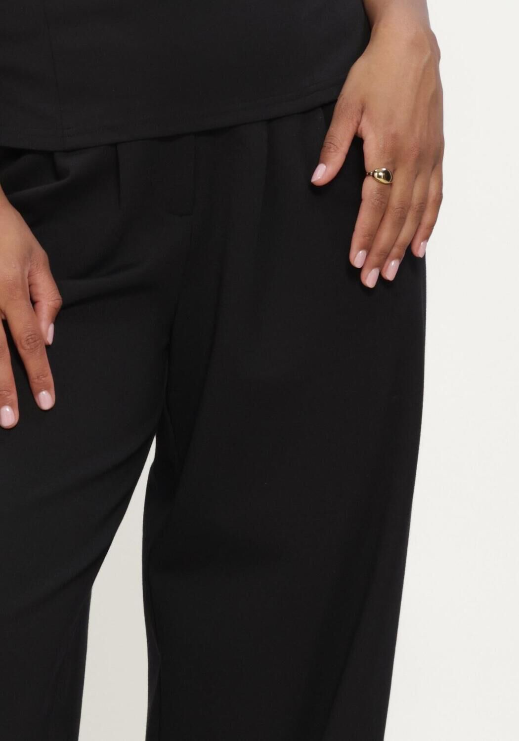 Schwarze MODSTR&Ouml;M Weite Hose DORITMD PANTS - large