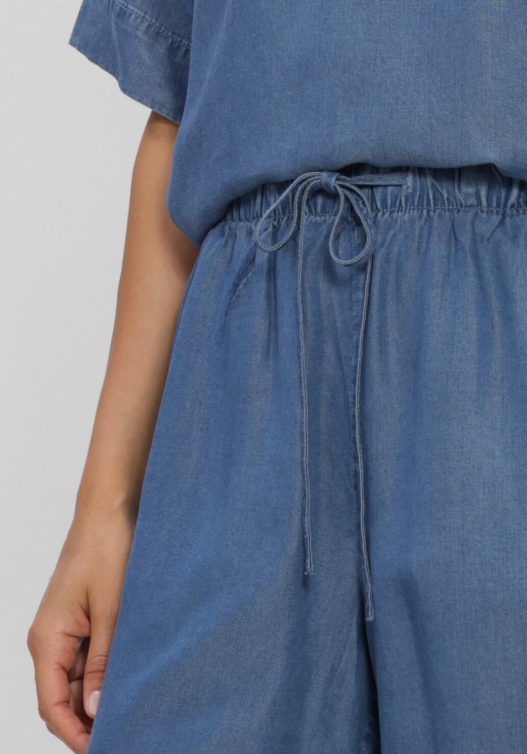 Blaue SELECTED WOMEN Kurze Hose SLFJANNA MW ELASTIC STRING SHORTS - large