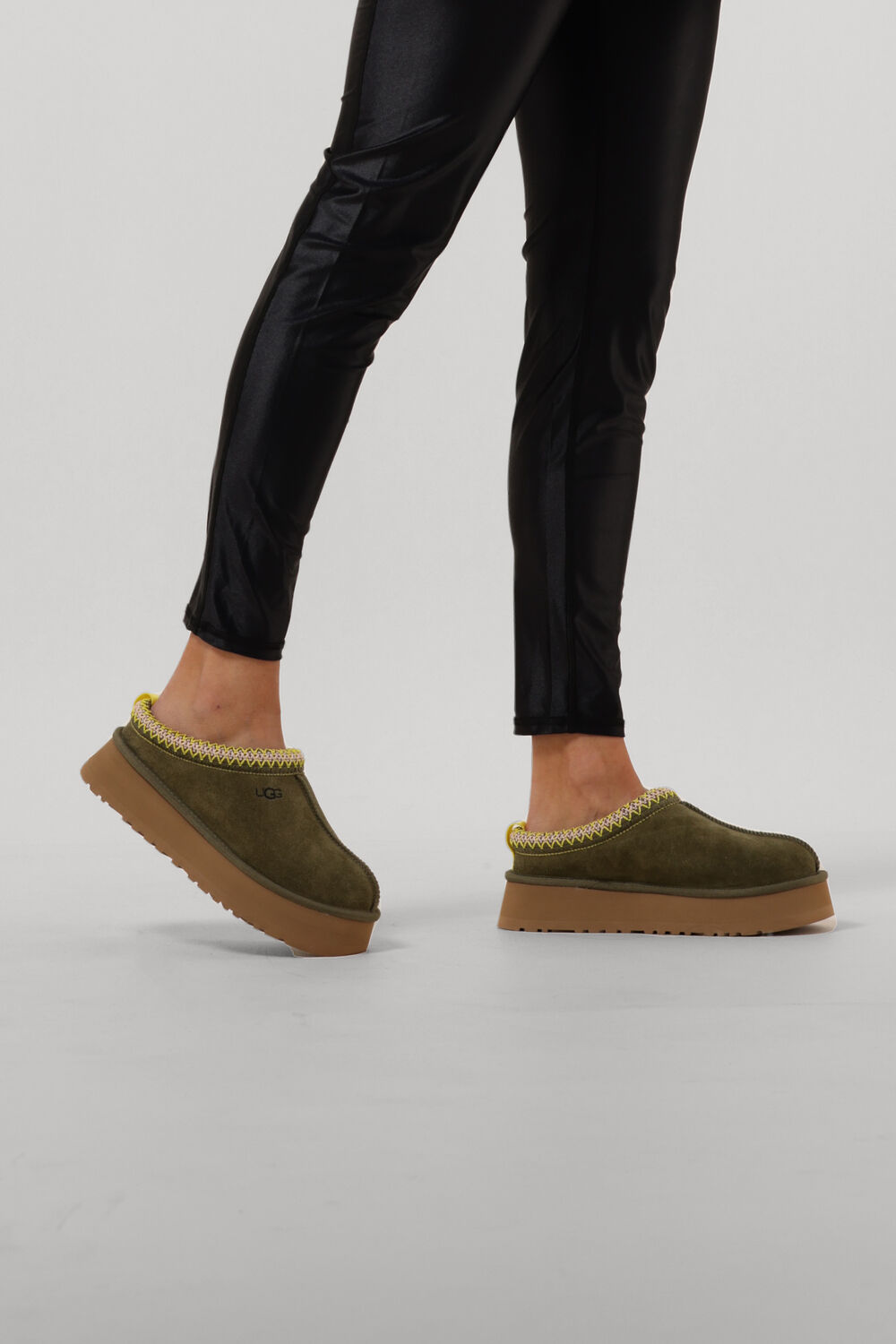 Gr&uuml;ne UGG Hausschuhe W TAZZ - large