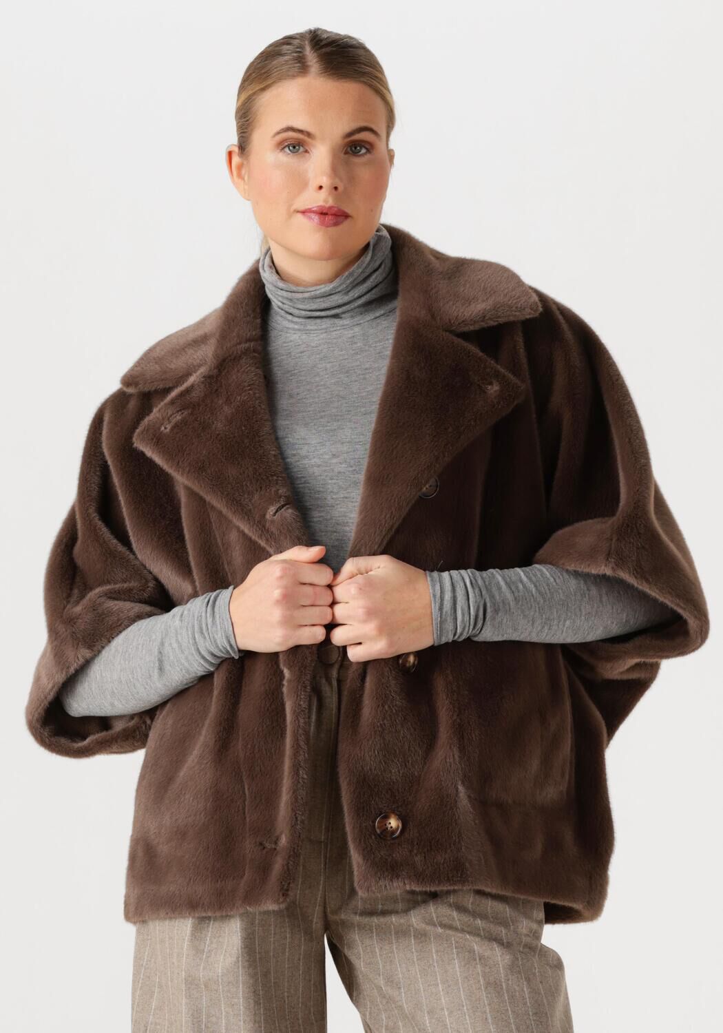 Braune STUDIO AR M&auml;ntel AVY FAUX LACON - large