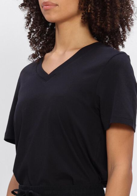 Schwarze SELECTED WOMEN T-shirt SLFESSENTIAL SS V-NECK TEE - large