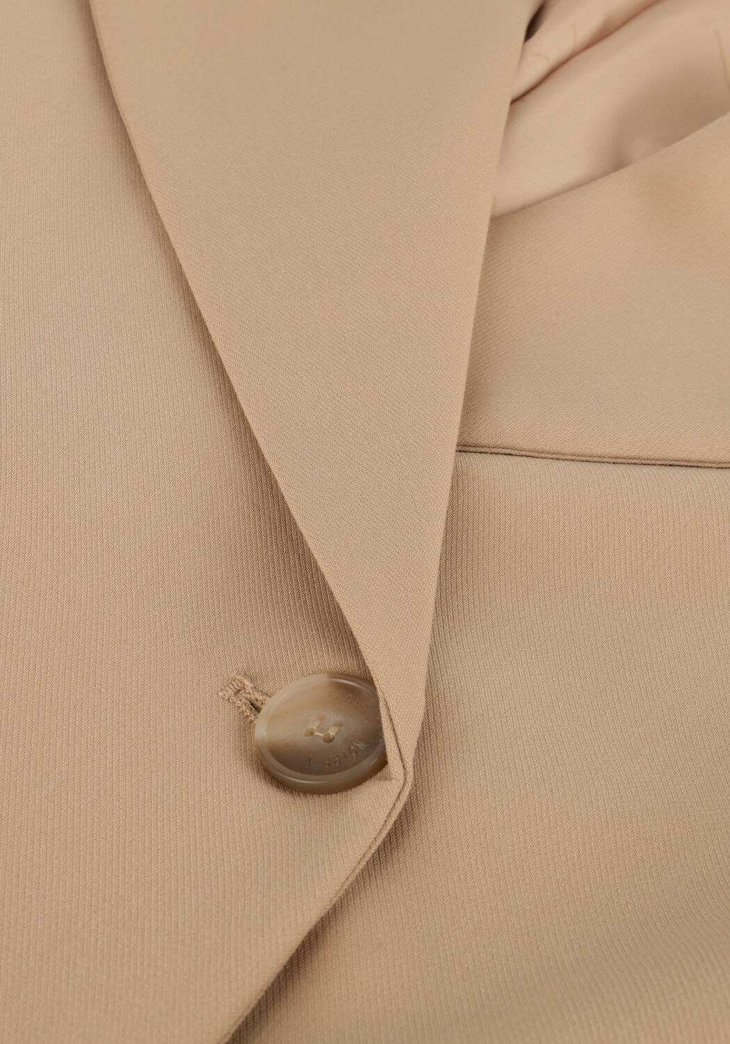 Camelfarbene NOTRE-V Trenchcoats NV-DARON BELTED COAT - large