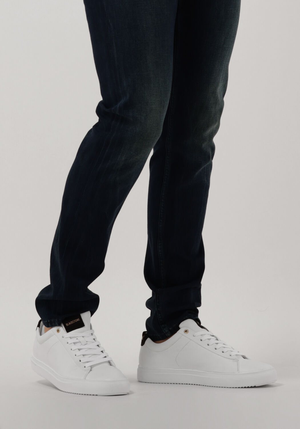 Wei&szlig;e BLACKSTONE Sneaker Low RM50 - large