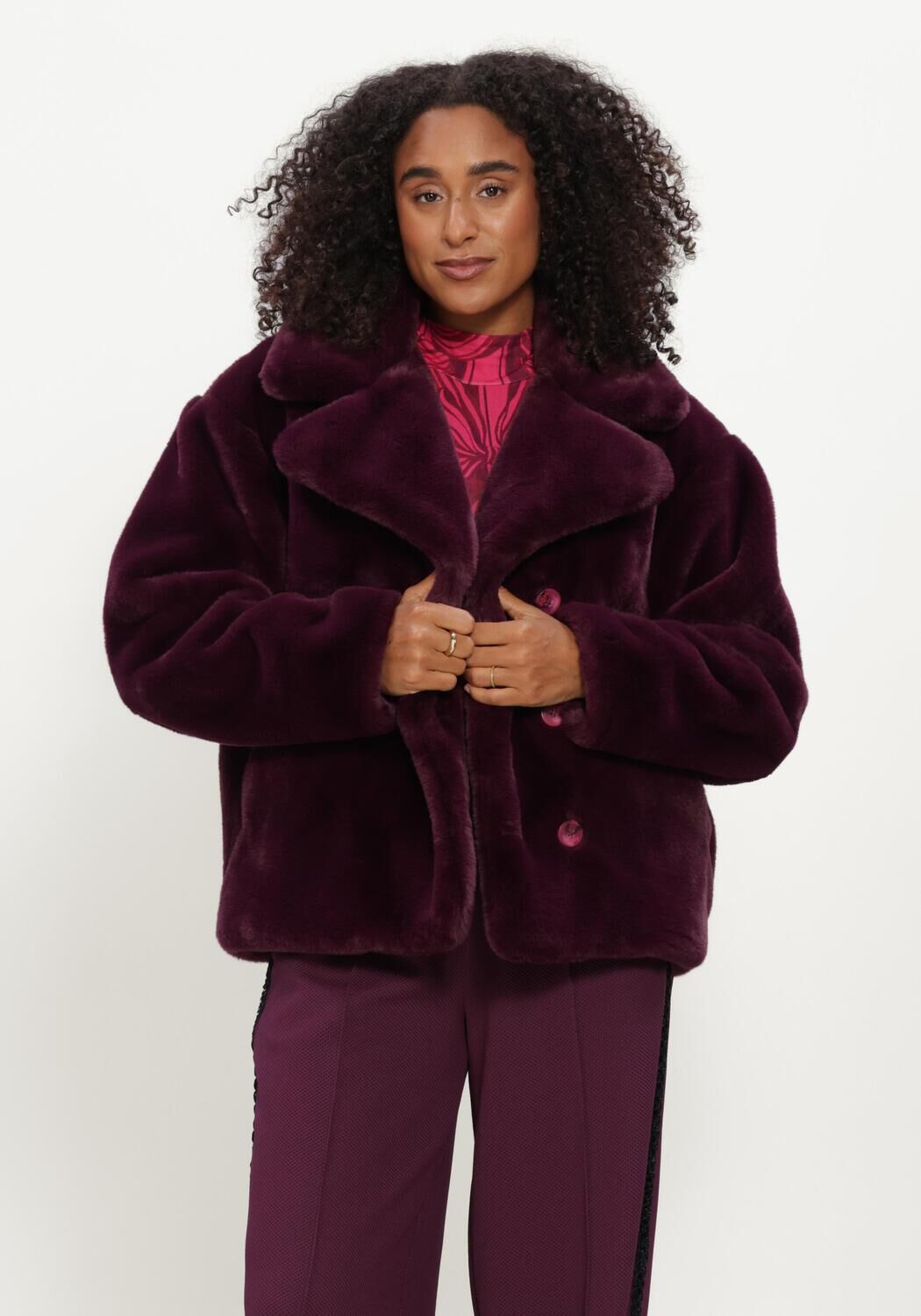 Bordeaux POM AMSTERDAM Fake-Fur-Jack CLEO DARK PLUM - large