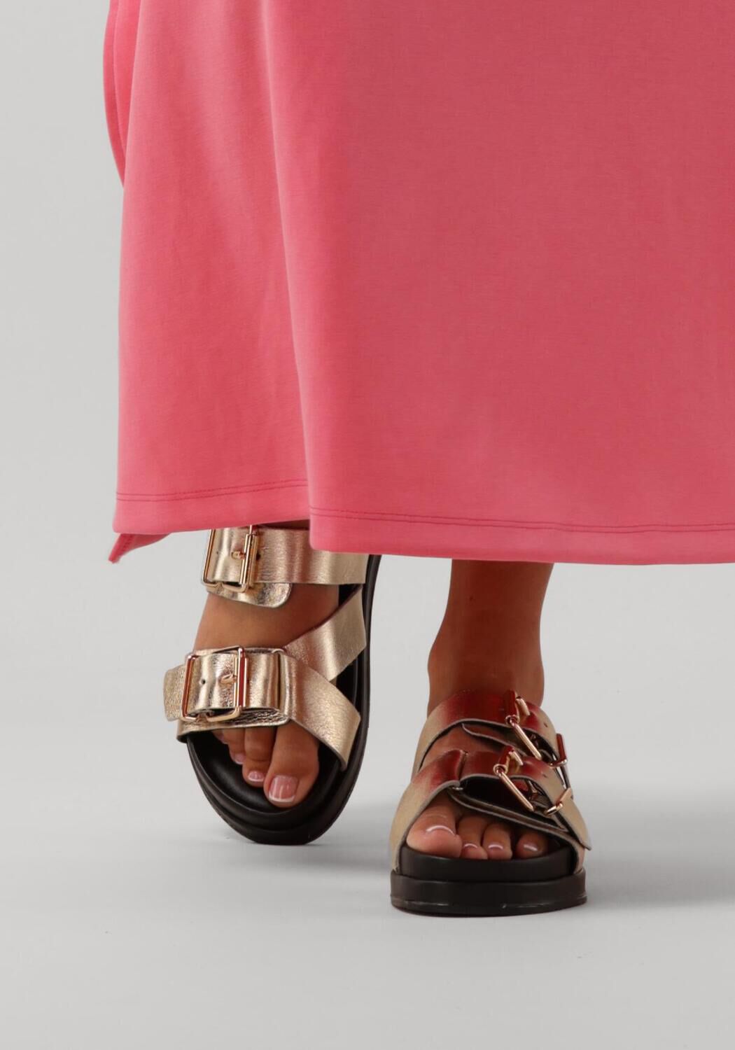 Goldfarbene LINA LOCCHI Pantolette LED 2 BAND SLIPPER DZ - large