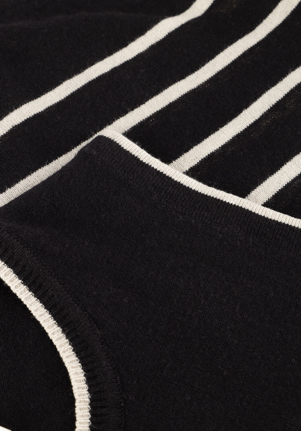 Schwarze SELECTED WOMEN Top SLFESTHER SL CONTRAST KNIT TOP - large