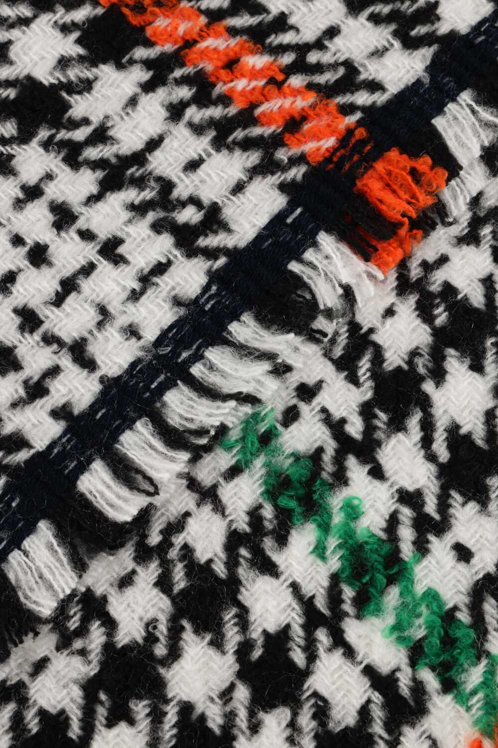 Schwarze NOTRE-V Schal HAVA - large