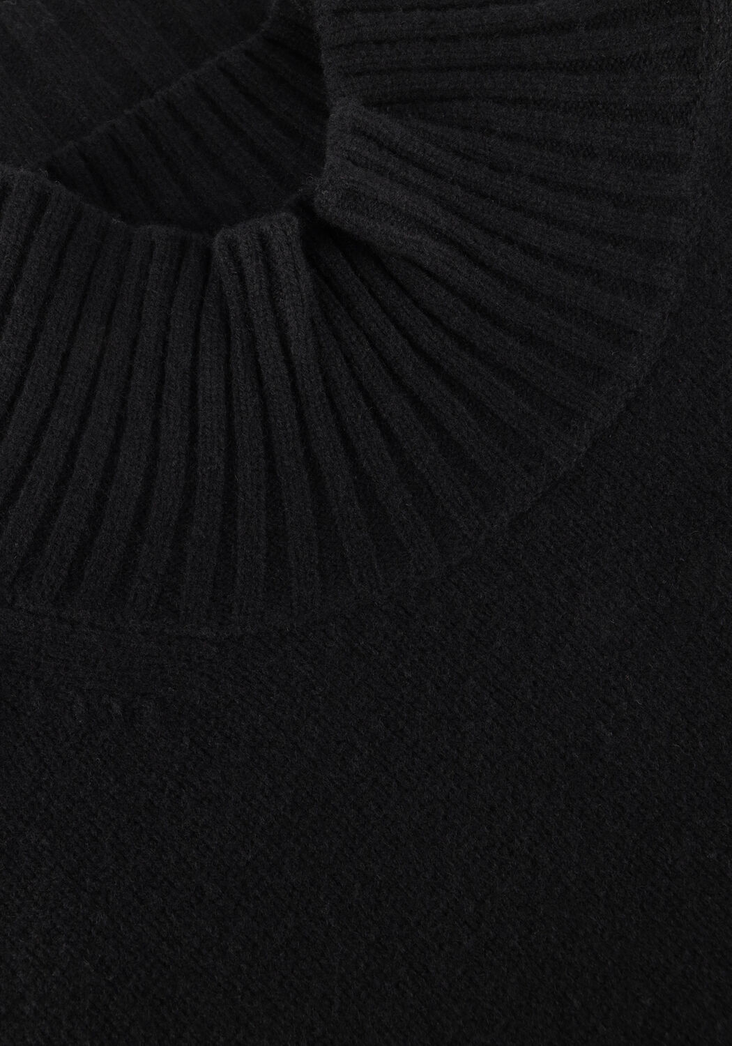 Schwarze KNIT-TED Pullover NILA - large