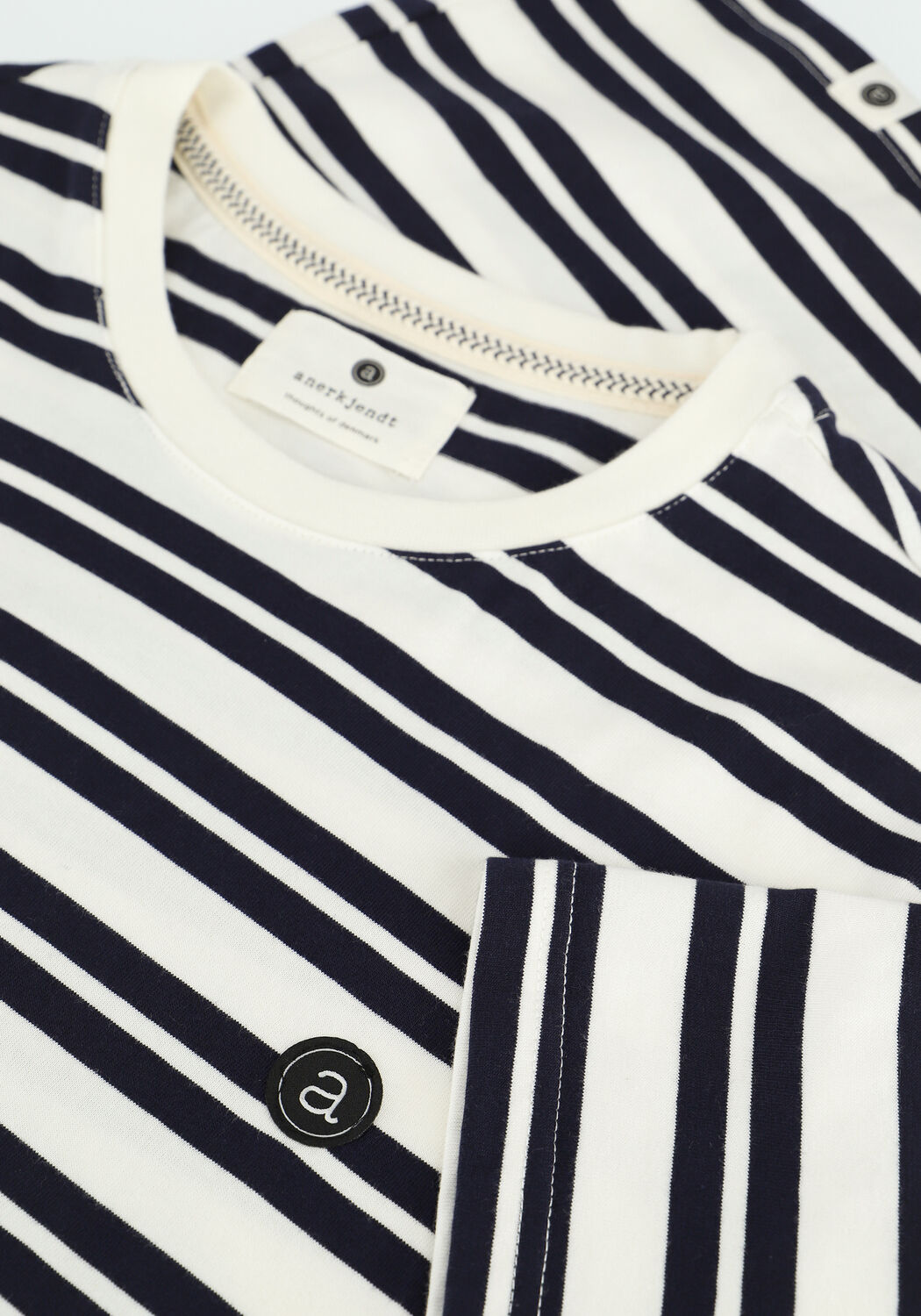 Creme ANERKJENDT T-shirt AKROD T-SHIRT - large