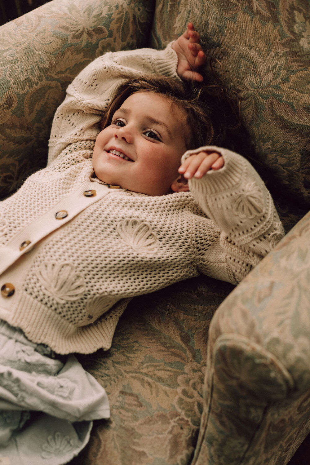 Nicht-gerade weiss BAJE STUDIO Strickjacke MOON - large