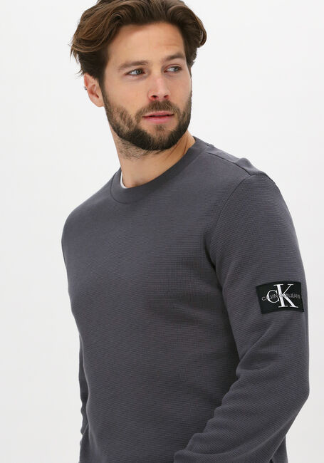 Graue CALVIN KLEIN Sweatshirt BADGE WAFFLE LS TEE - large