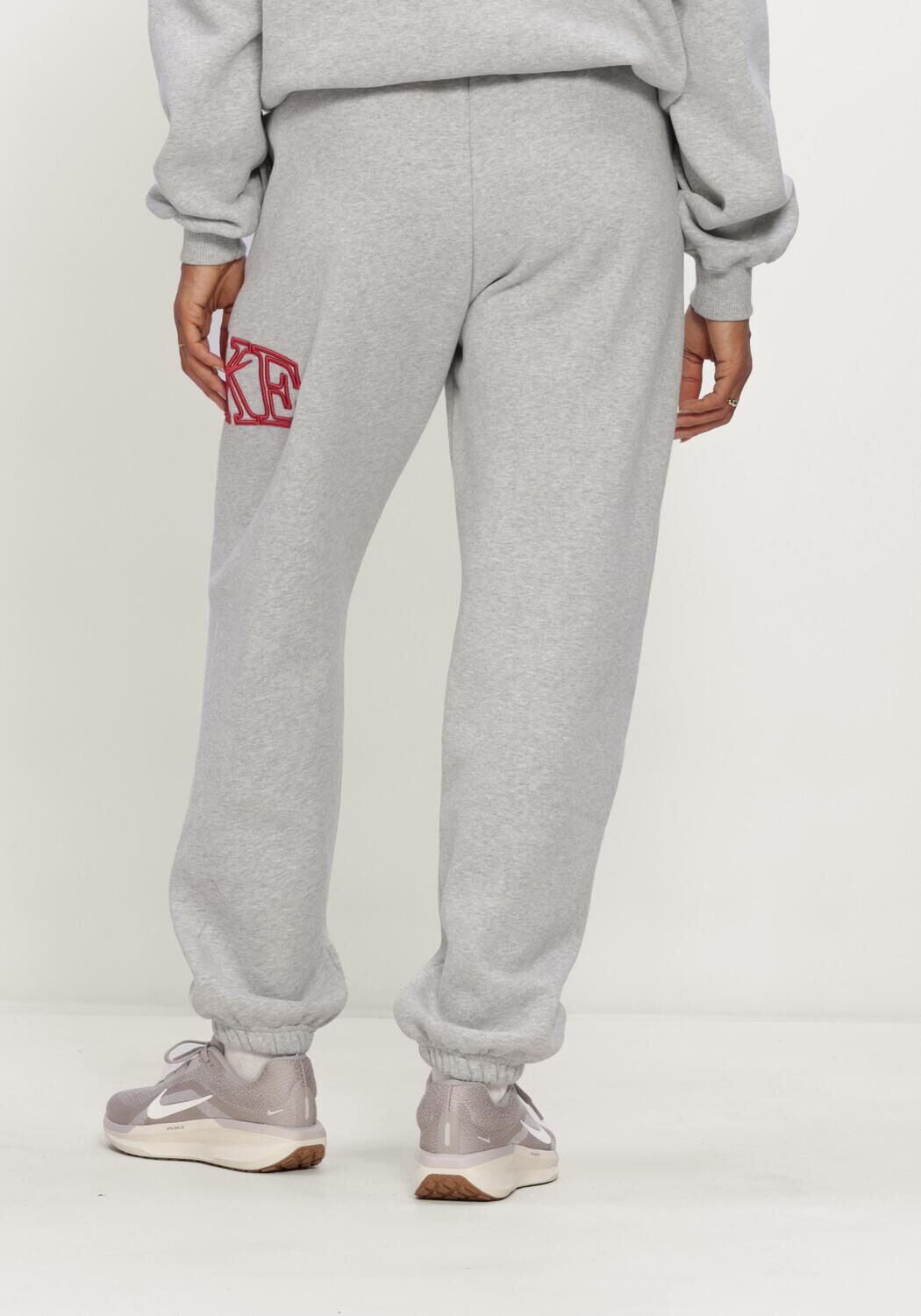 Hellgrau NIKE Jogginghose NIKE STUDIO FLEECE MIDDELZWAAR 'GRAPHIC PACK' - large