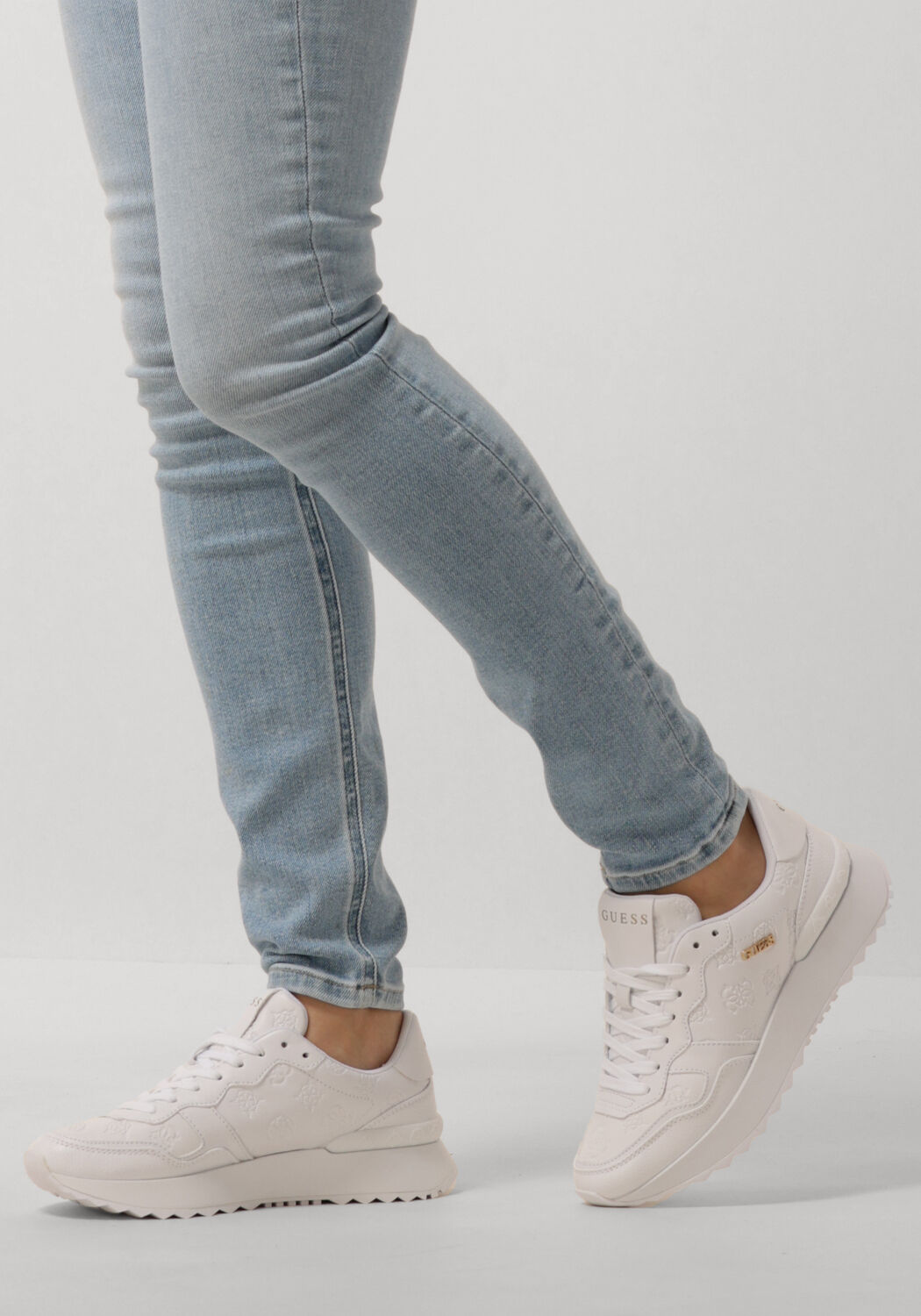 Wei&szlig;e GUESS Sneaker Low VINSA - large