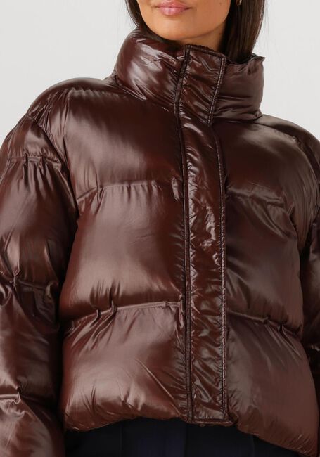 Braune NEO NOIR Wattierte Jack RHEA SHINY PUFFER JACKET - large