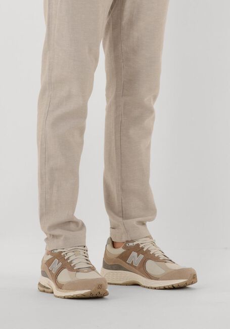Braune NEW BALANCE Sneaker Low M2002R M - large