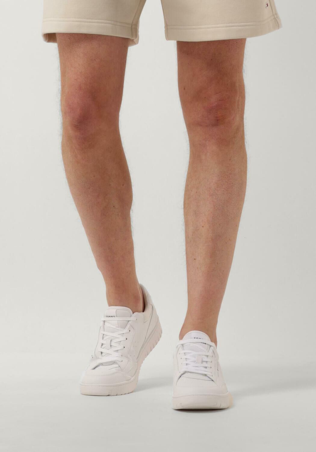 Weiße TOMMY HILFIGER Sneaker Low TOMMY HILFIGER BASKET CORE ESS 