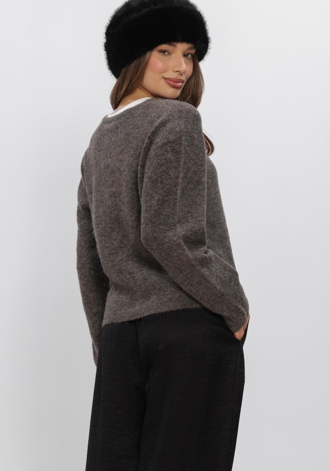 Braune BOII STUDIOS Strickjacke FLORA - large
