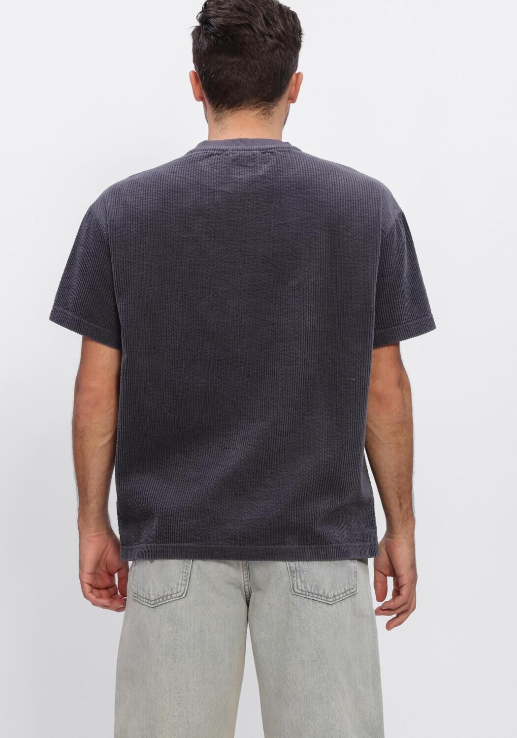 Graue ANERKJENDT T-shirt AKVILLADS CORDUROY SS TEE - large