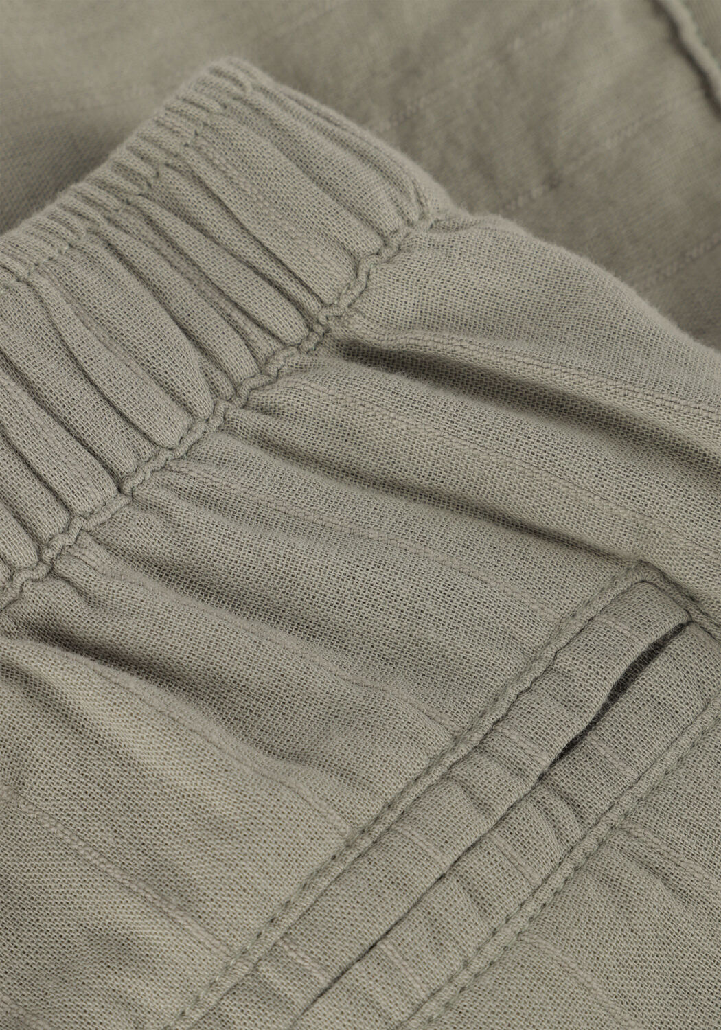 Olive LIL' ATELIER Kurze Hose NMMFELIX LOOSE SHORT LIL - large