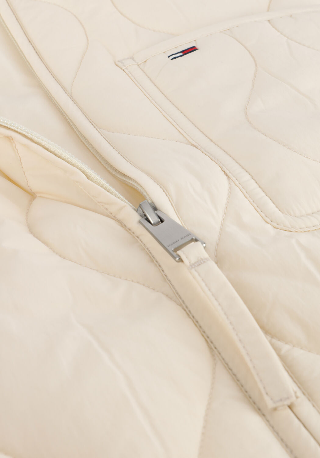 Wei&szlig;e TOMMY JEANS Bodywarmer TJM QUILTED VEST EXT - large