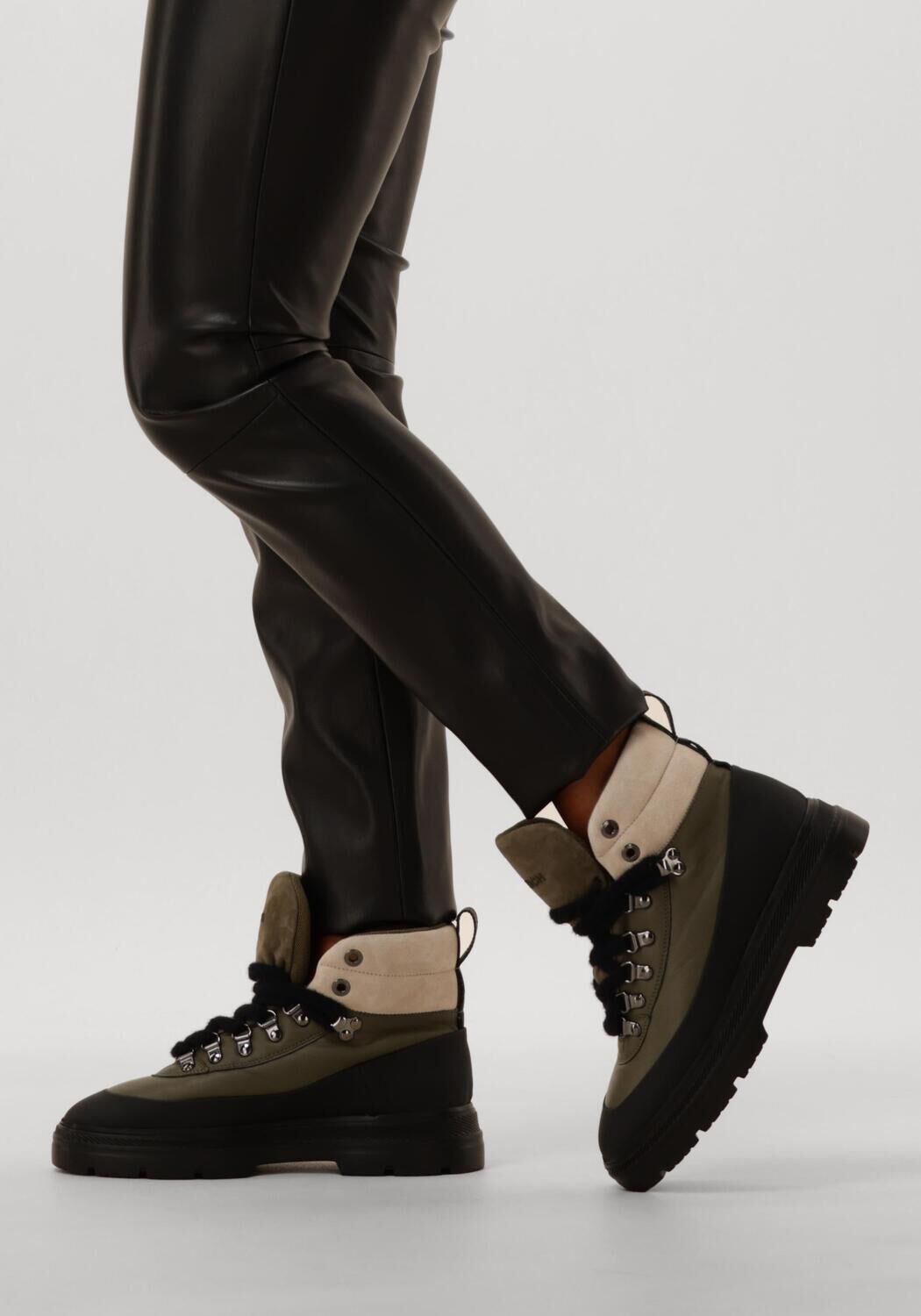 Schwarze WOOLRICH Schn&uuml;rboots HIKING BOOT GUM - large