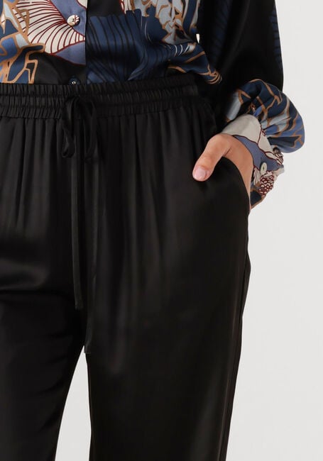 Schwarze RESORT FINEST Weite Hose SATIN PANTS - large