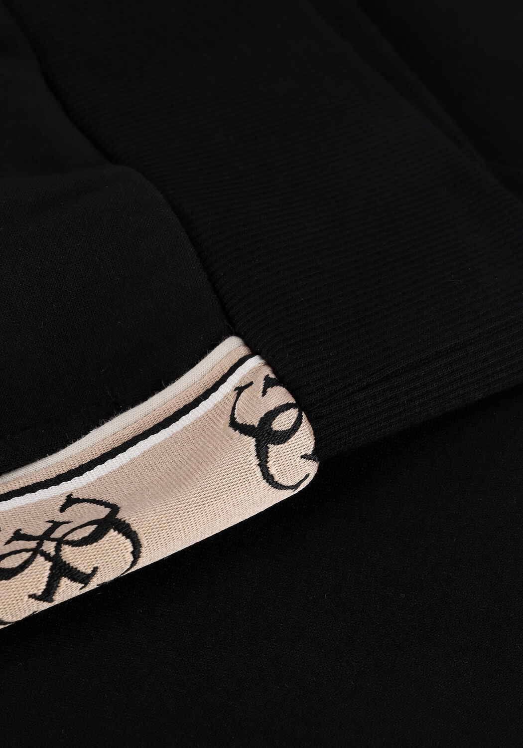 Schwarze GUESS Jogginghose BRITNEY JOGGER - large