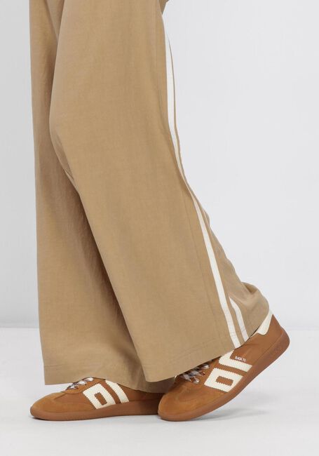 Camelfarbene BACK70 Sneaker Low GHOST - large