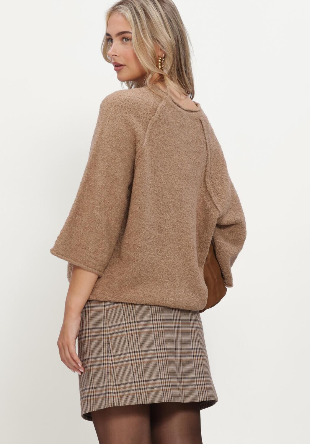 Camelfarbene SIMPLE Pullover KNIT-KARM-BOU-26-3 - large