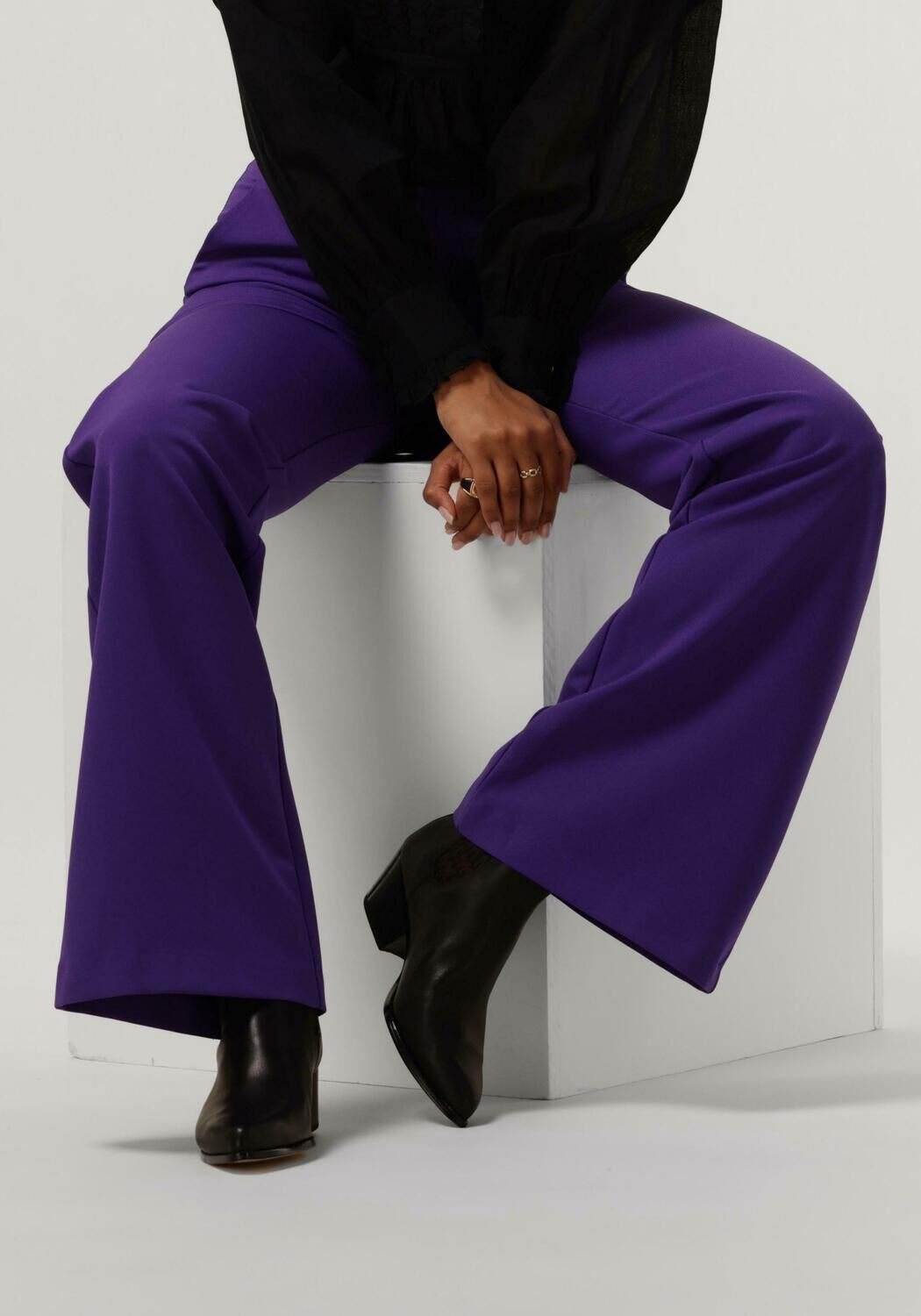 Schwarze NOTRE-V Stiefeletten 48236 - large