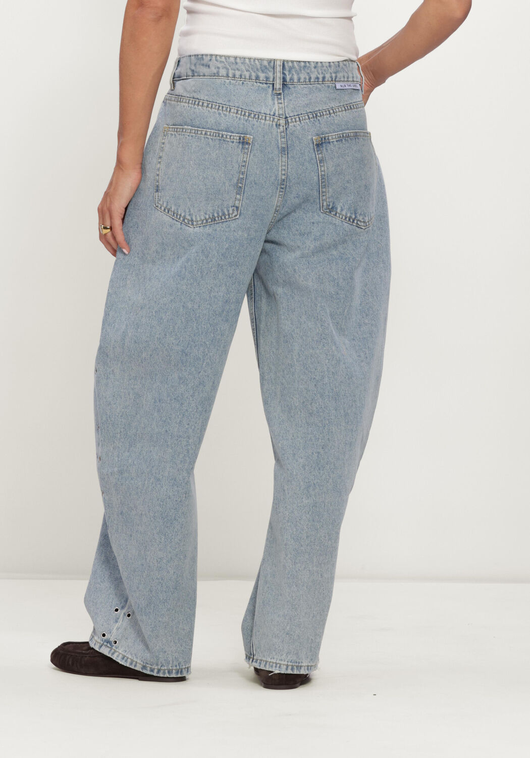 Blaue ALIX THE LABEL Jeans LADIES WOVEN STUDDED BARREL DENIM PANTS - large