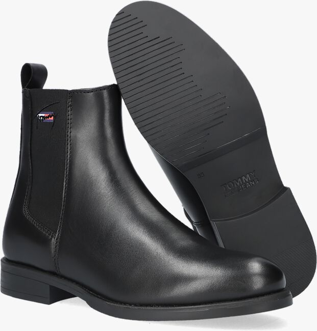 Schwarze TOMMY HILFIGER Chelsea Boots ESSENTIALS LEATHER - large