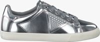 Silberne GUESS Sneaker FLMA73 - medium